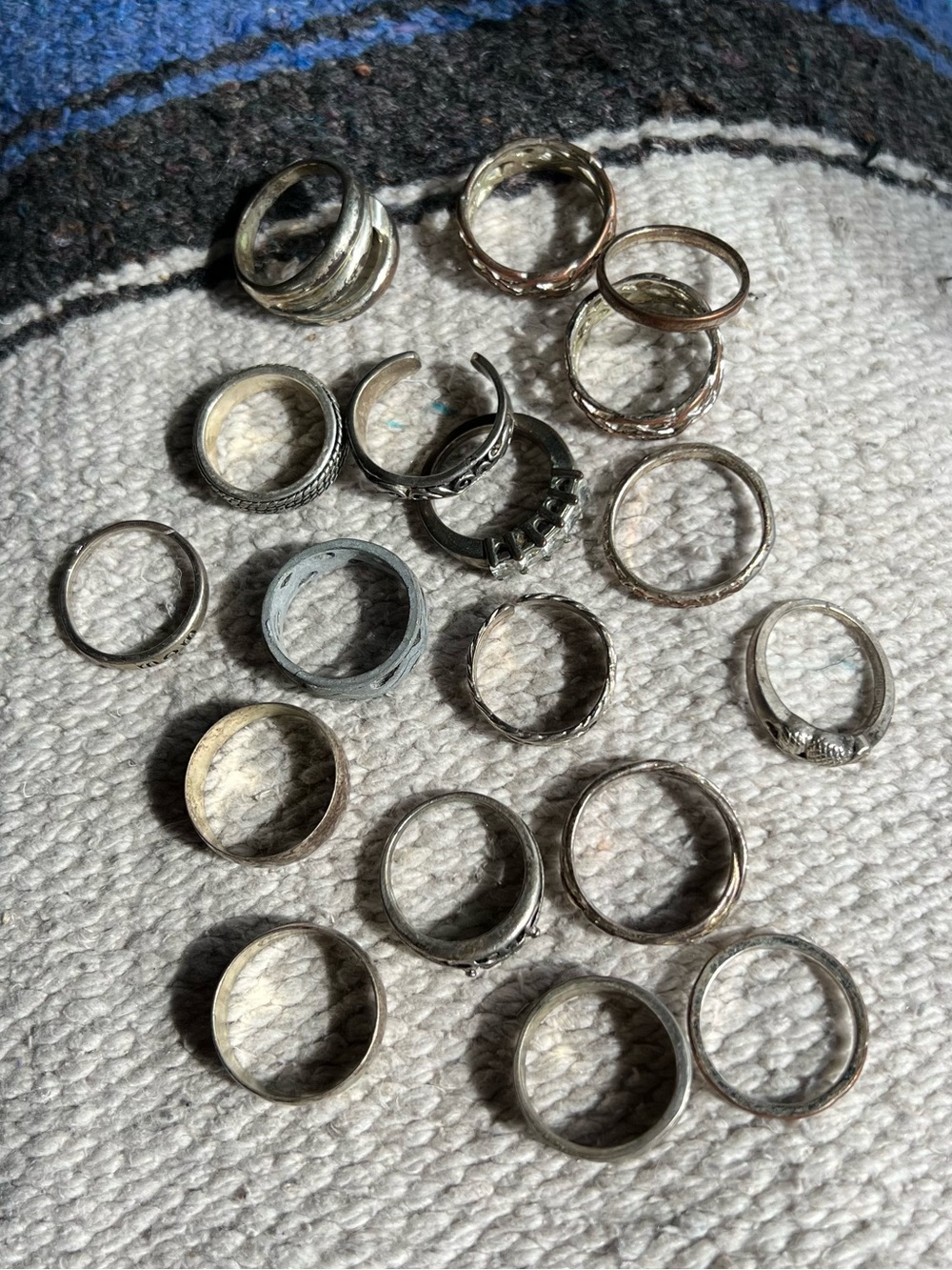 18 Silver Tone Rings - Picture 6 of 6